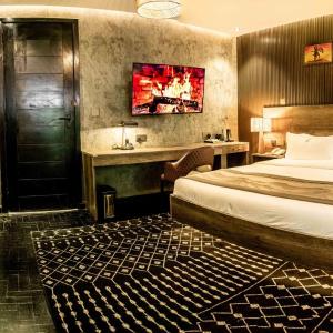 Deluxe Double Room (2 Adults + 1 Child)