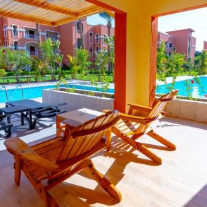 Junior Suite Swim Up Room 