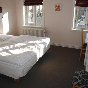 Double or Twin Room with Shared Bathroom