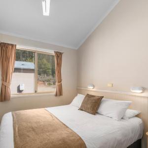 Two-Bedroom Beachfront Villa - 6b