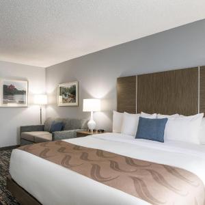 King Suite with Sofa Bed - Non-Smoking