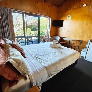 Deluxe Cabin with Ensuite (2 People)