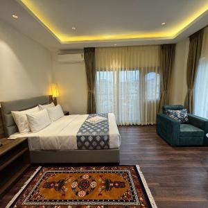 Deluxe Double or Twin Room with Balcony