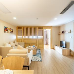 Family Two-Bedroom Apartment with View