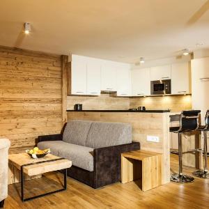 Apartment with Mountain View Top 13