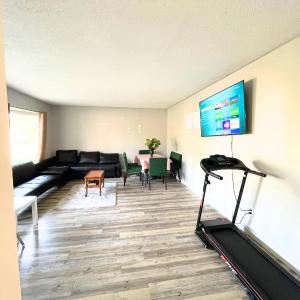 Deluxe Queen Suite