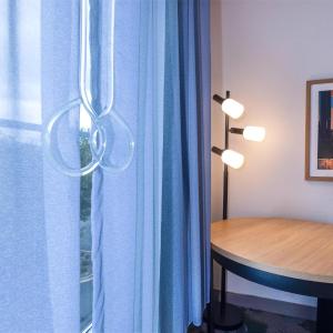 King Room with Accessible Tub - Mobility and Hearing Access/Non-Smoking