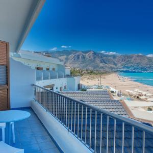 Suite with Terrace and Sea View