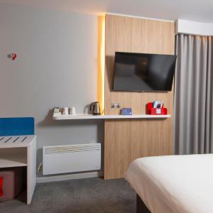 Standard King Room with Free Hot Breakfast