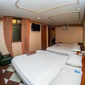 Quintuple Room (5 Adults)