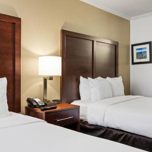 Double Room with Two Double Beds - Non-Smoking