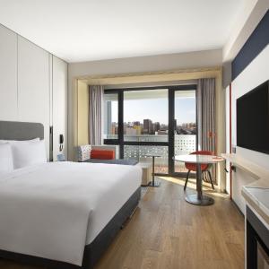 Standard Smart King Room with Balcony