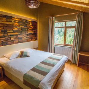 Deluxe Double Room with Mountain View