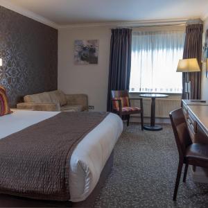 Deluxe Family Queen Room with Sofa Bed