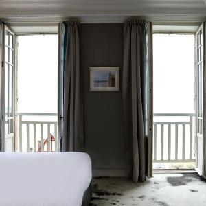 Double or Twin Room with Bay Mont-Saint-Michel View - Ermitage 