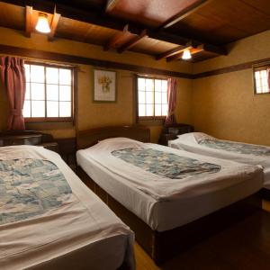 Economy Triple Room