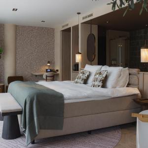 Wellness Suite with Spa Access