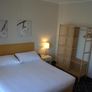 Standard Double Room with City View