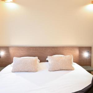 Studio (2 Adults)