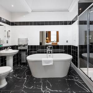 Quadruple Room with Bathroom