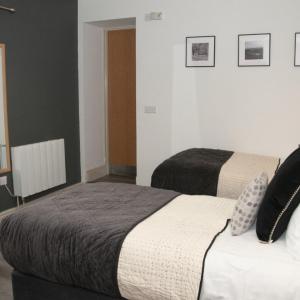 Twin Room with Bath