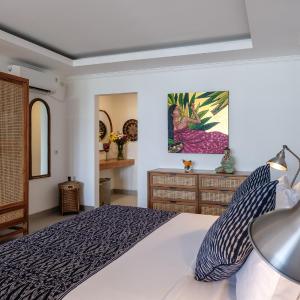 Deluxe Suite with Pool and Sea View