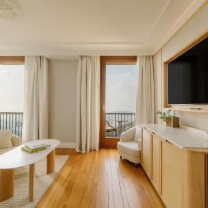 Deluxe Double or Twin Room with Sea View