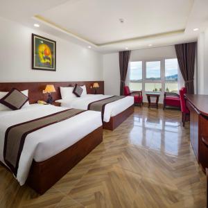 Deluxe Twin Room with Sea View
