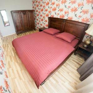 Two-Bedroom Queen Suite with Sofa Bed