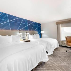 Queen Room with Two Queen Beds - Non Smoking