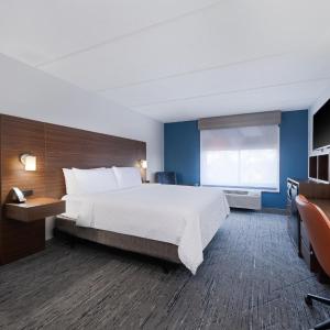 King Room - Disability Access Hearing Accessible - Roll-In Shower