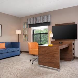 King Studio with Sofa Bed - Non-Smoking