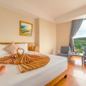 Deluxe Double or Twin Room with Ocean View