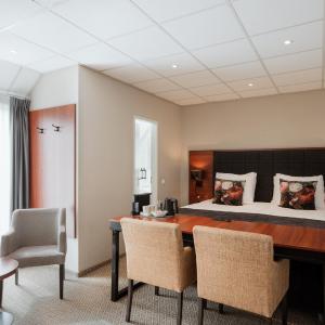 Family Room (2 Adults + 2 Children)
