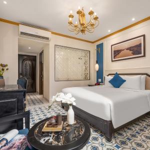 Superior Room Balcony & Pool View