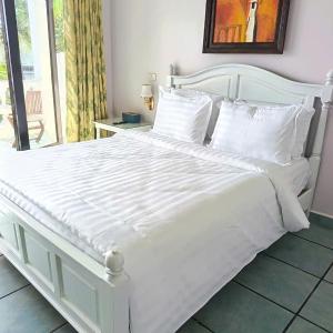 Queen Room with Garden View