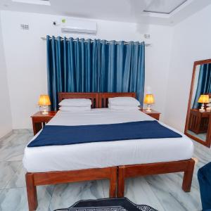 Deluxe Double Room (2 Adults + 1 Child)