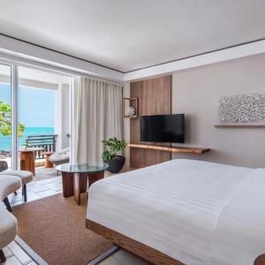 Frangipani Beachfront Junior Suite King
