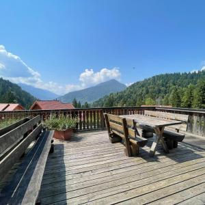 Apartment with Mountain View