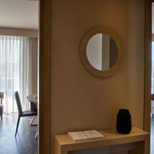 One Bedroom Suite Inland View