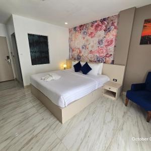 Deluxe Double Room with Pool Access