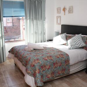 Luxury Queen Room