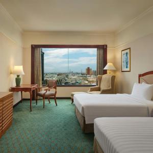 Deluxe Room with Two Twin Beds and City View