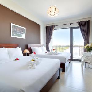 Suite with City View with Balcony