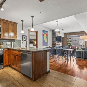 Two-Bedroom Apartment with Mountain View