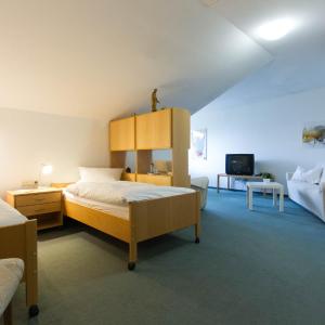 Double or Twin Room with Private Bathroom