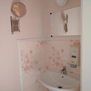 Twin Room with Shared Bathroom