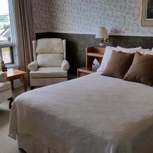 Queen Room with Sea View (#3)