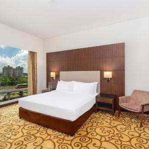 Suite - Complimentary 2 pints of Beer/2 servings of IMFL/1 glass of domestic wine & 20% off on F&B 