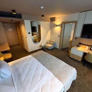 Deluxe Family Suite